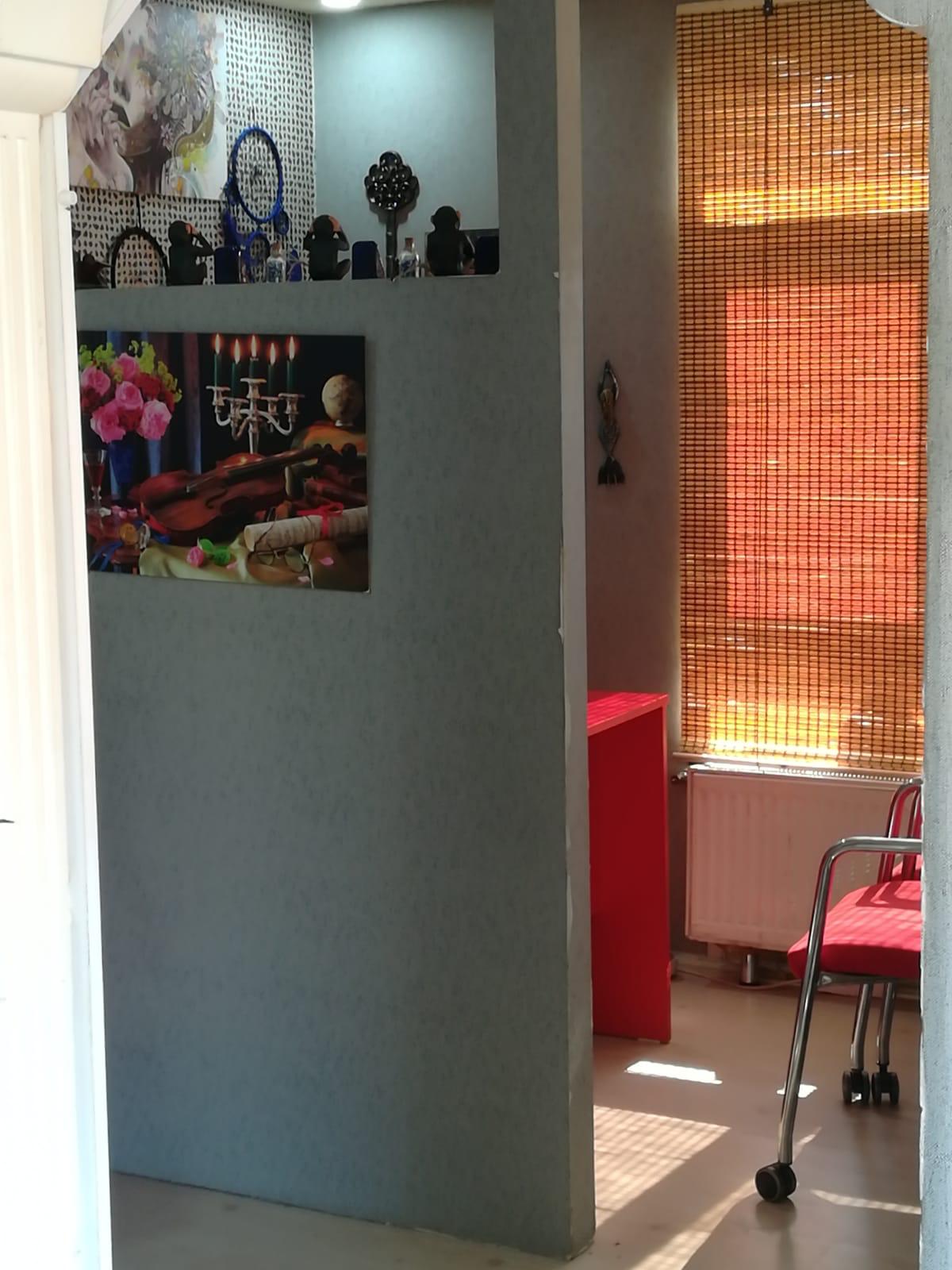 6.His Fal Cafe